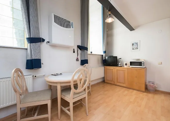 Lägenhet Cozy Loft Near Old Town