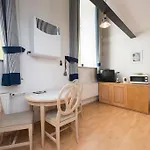 Apartment Cozy Loft Near Old Town